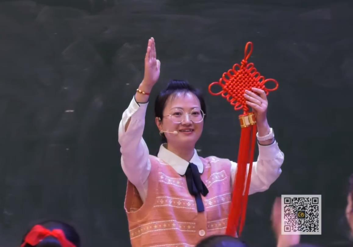 周躍，閱讀課《Chinese knot》，六年級(jí)，自編文本