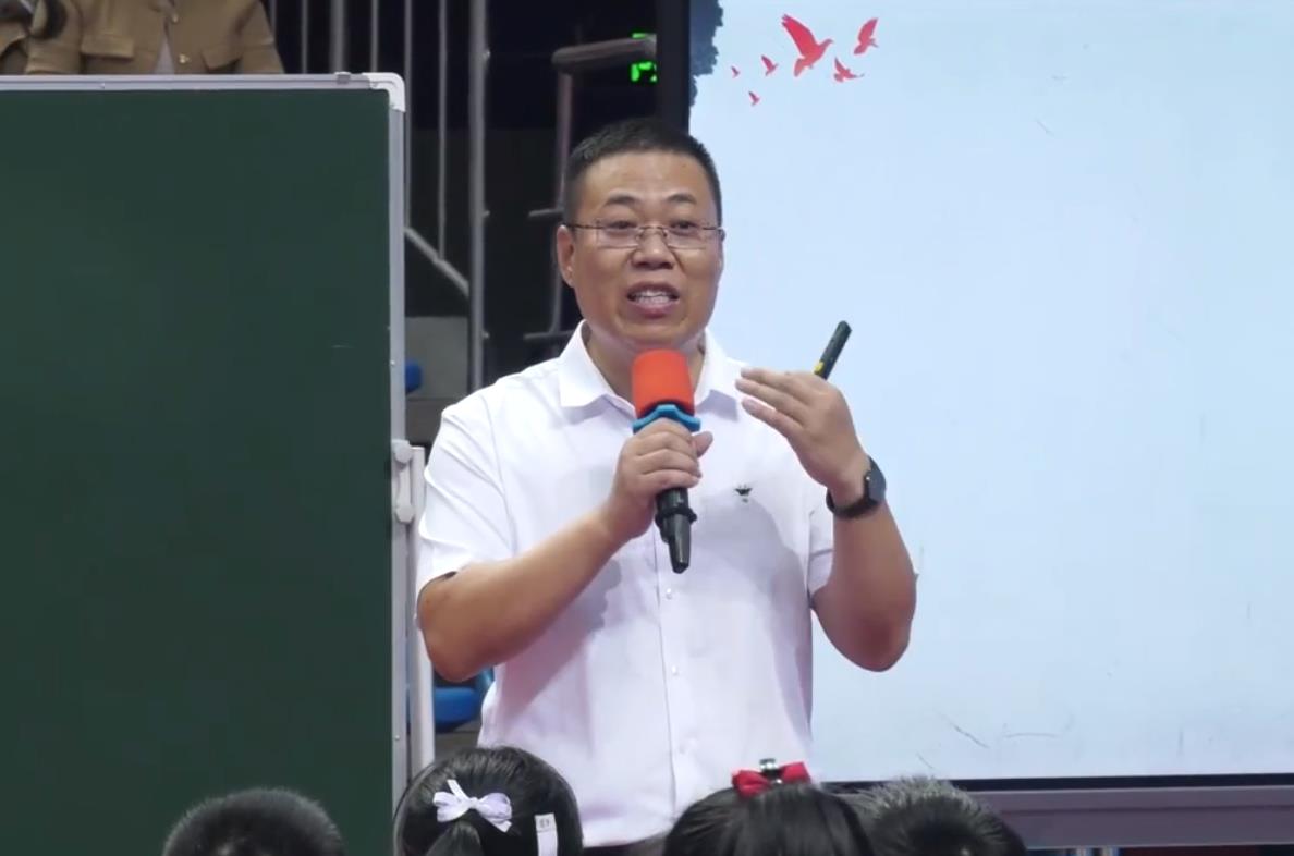 李二猛，《冀中的地道戰(zhàn)》，五年級上冊，第二單元