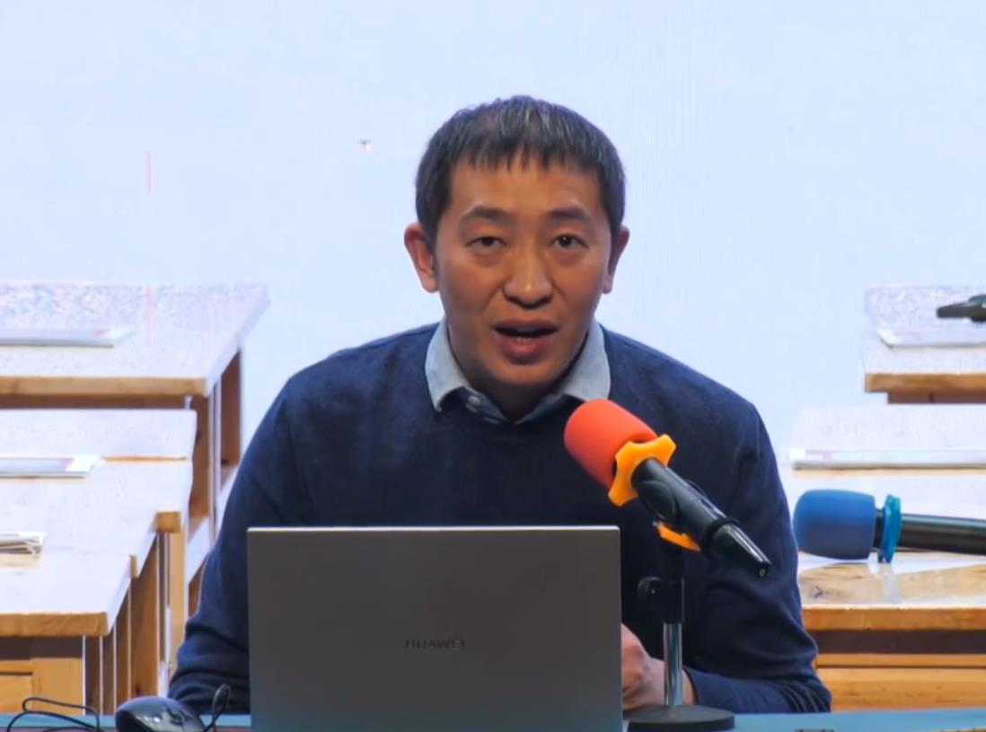 李勇，專題講座《革命文化題材整本書閱讀教學(xué)價(jià)值》