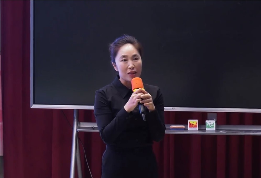 李華，《微講座：AI賦能國家課程高質(zhì)量實施的景瑞經(jīng)驗》