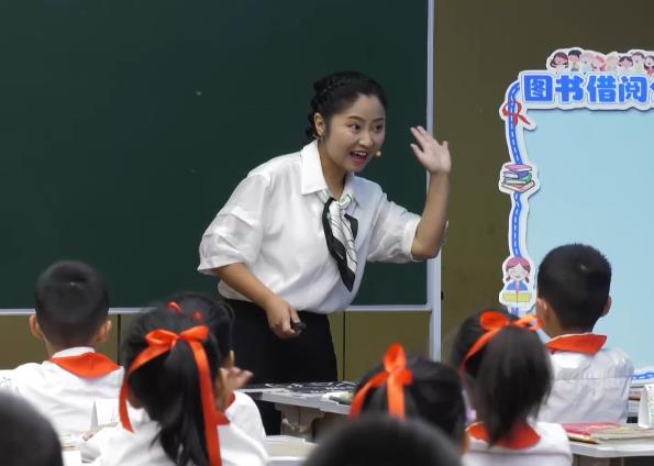 李婷婷，《圖書借閱公約》，二年級(jí)下冊(cè)口語(yǔ)交際，第五單位