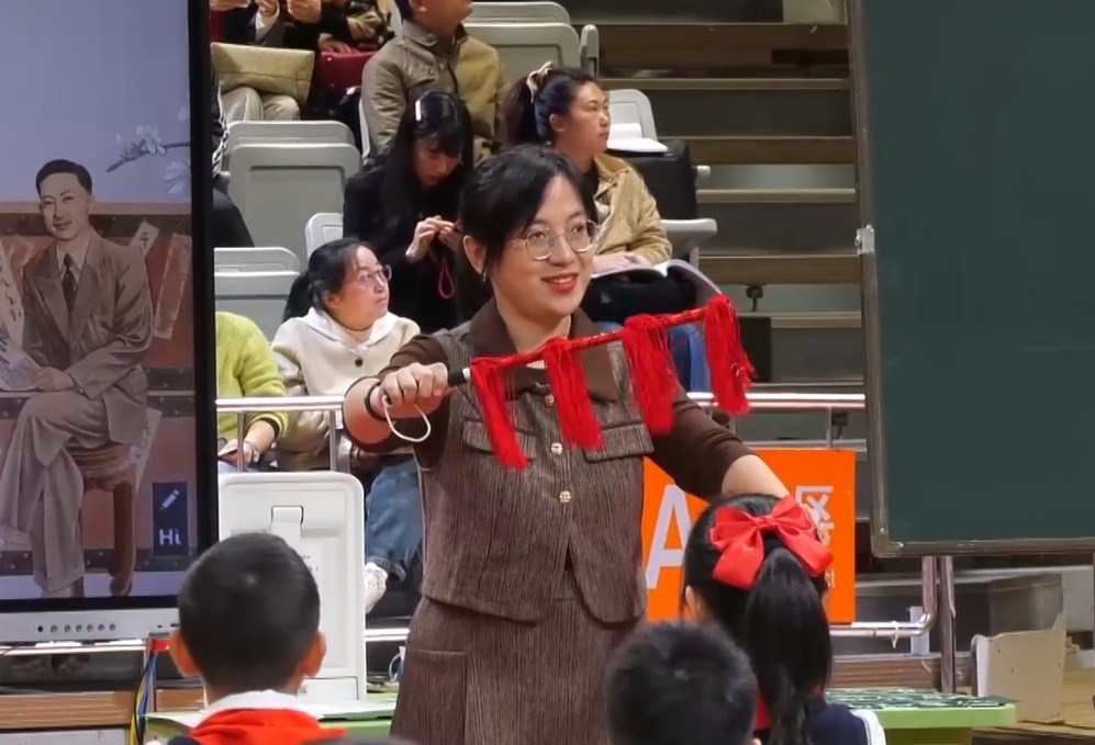 王曉群，《梅蘭芳蓄須》，四年級上冊，第七單元