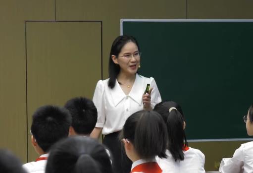 秦建英，《插上科學(xué)的翅膀飛》，六年級(jí)下冊(cè)習(xí)作，第五單位