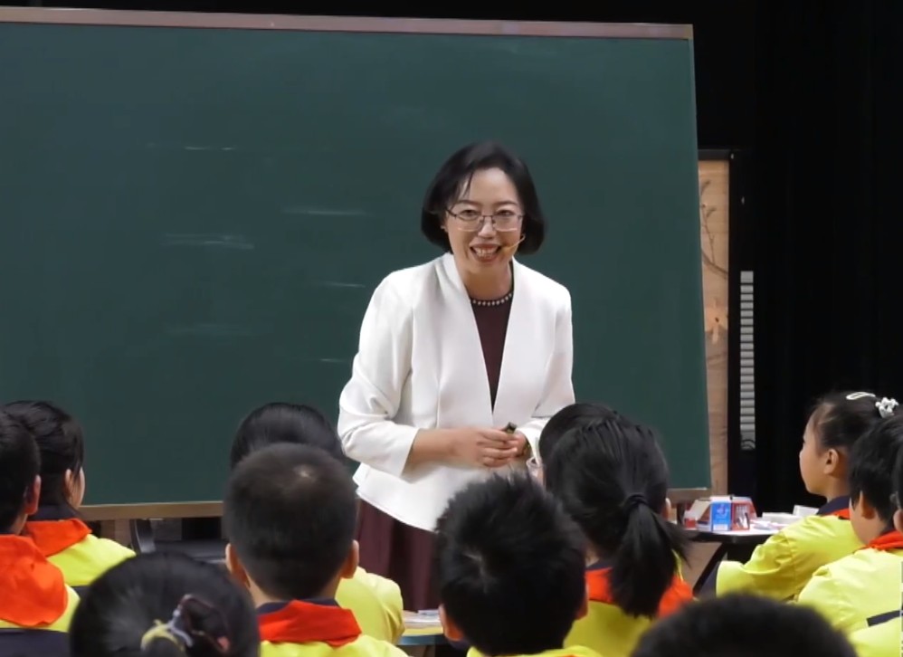 郭玥，《三黑和土地》，六年級(jí)上冊(cè)，第六單元