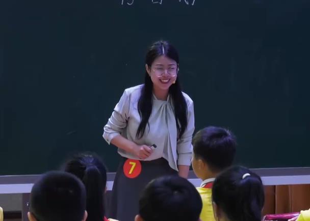 陳鳳，《白鵝》，四年級(jí)下冊(cè)，第四單位