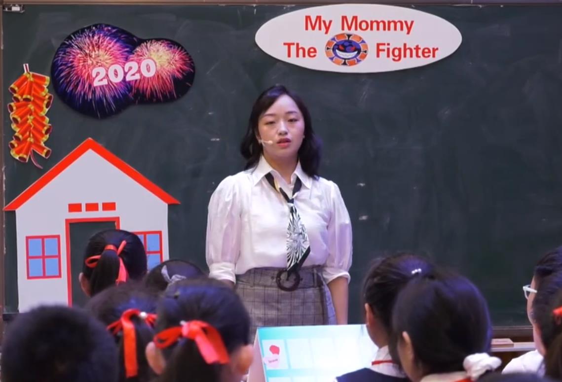 高傳蓉，閱讀課《My Mommy The Virus Fighter》，六年級(jí)，繪本
