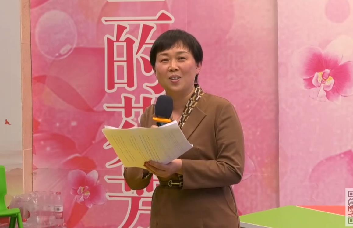  魏小娜，專家評課