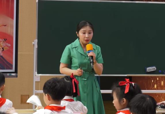 黃鶯，《羿射九日》，二年級(jí)下冊(cè)，第八單元